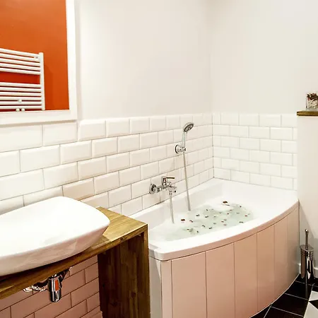 Aparthotel Good Time Lodž